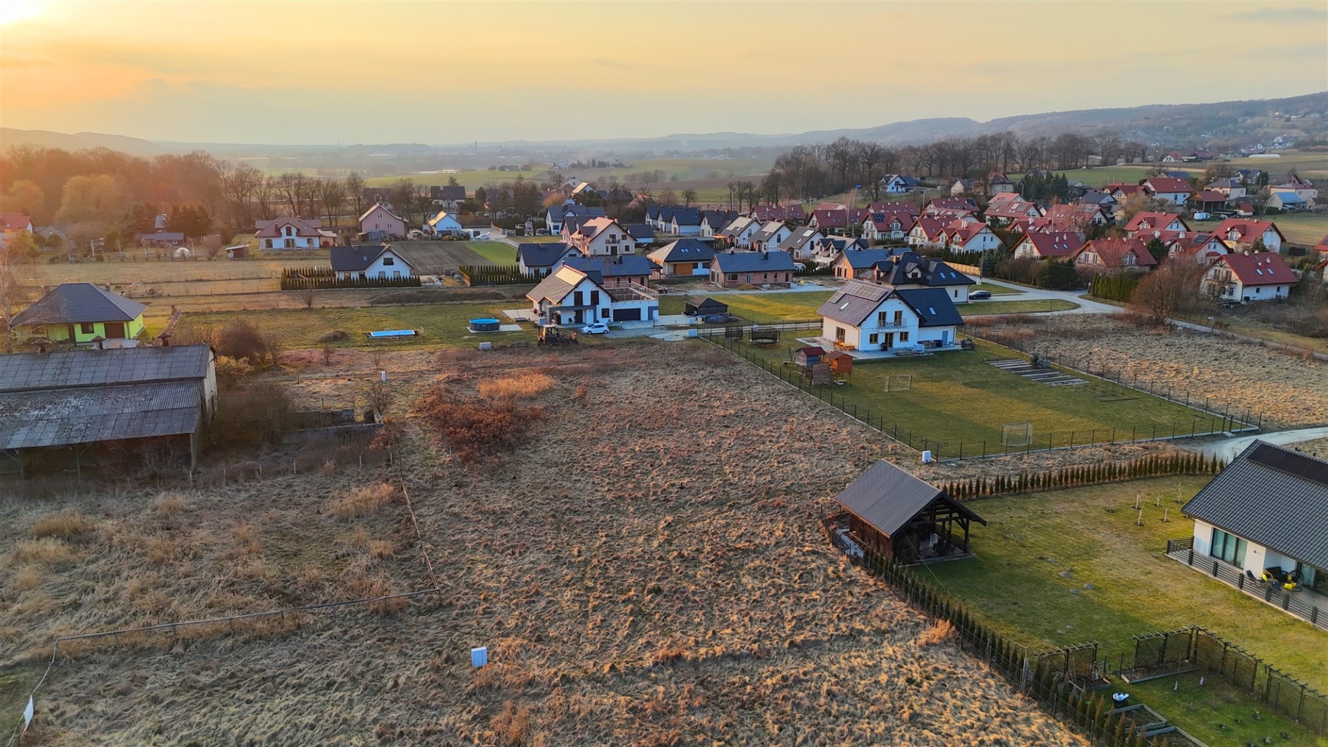 Działka na sprzedaż